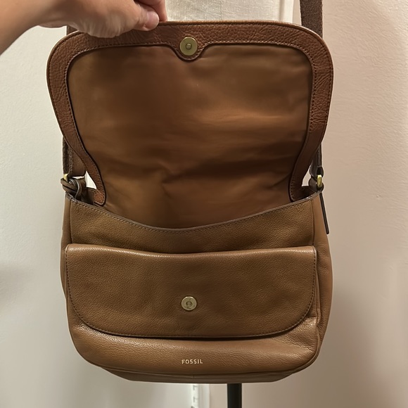 Fossil Peyton Pebble leather Double Flap crossbody bag in Cognac color - Picture 2 of 16